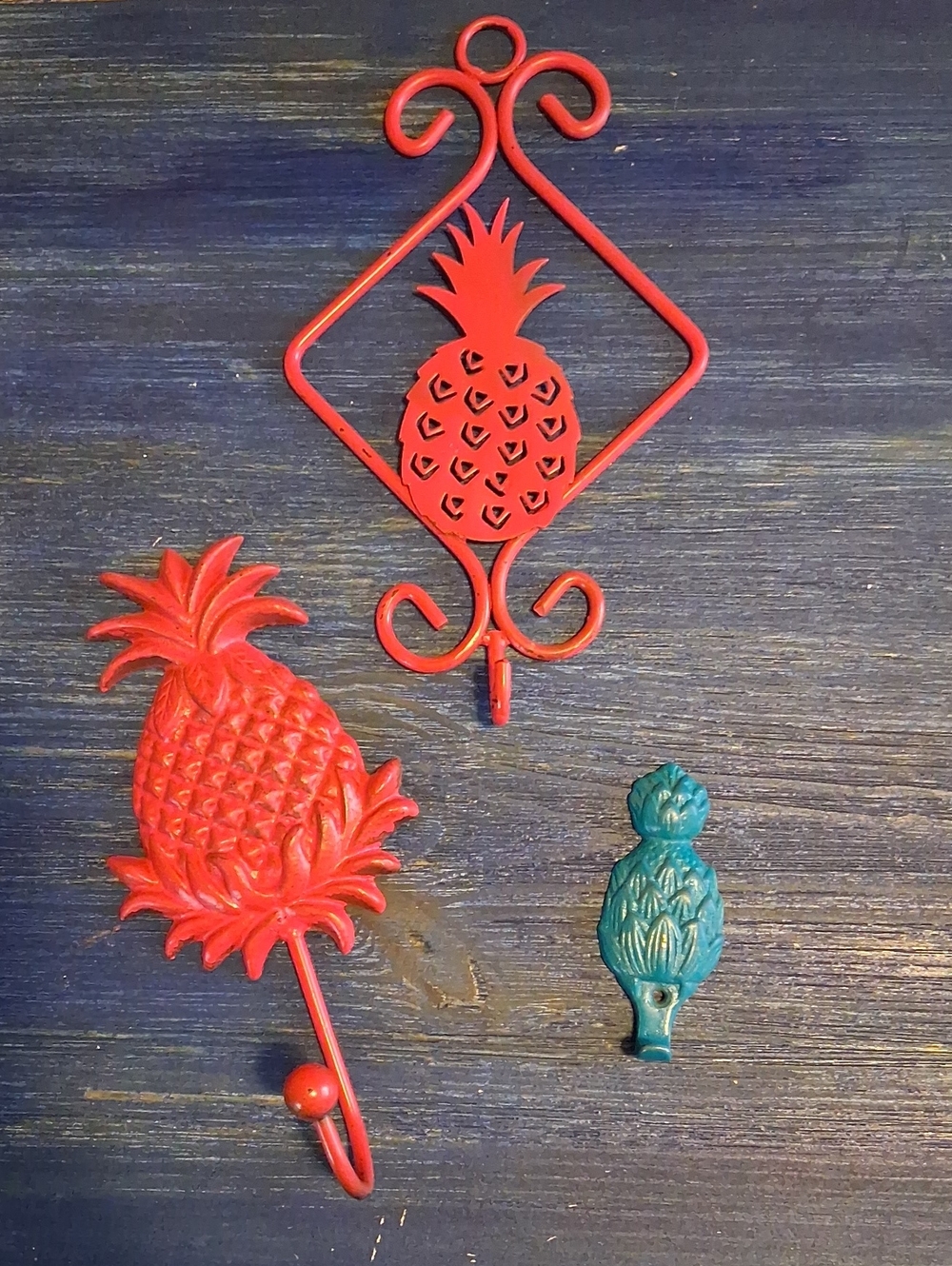 Set of 3 Metal Pineapple Wall Hooks - Decorative Home Accent